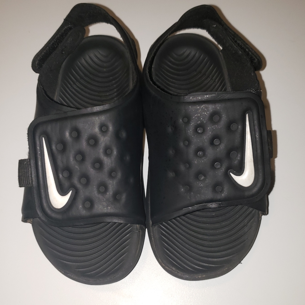 8C Nike Strap Sandals, EUC